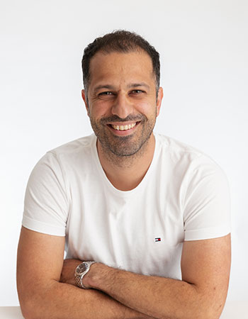 Headshot of Dr Sahand Mahmoodian